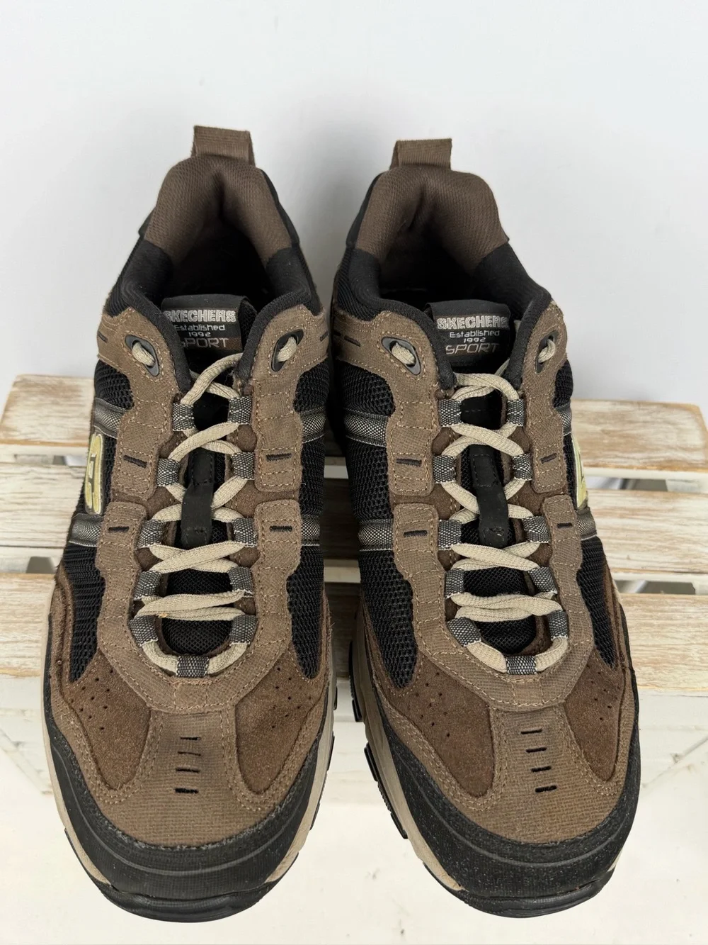 Skechers Men's Vigor 2.0 Trail sport shoes in brown and black leather size 11